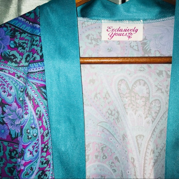 Exclusively Yours Robe Kimono - Picture 2 of 5